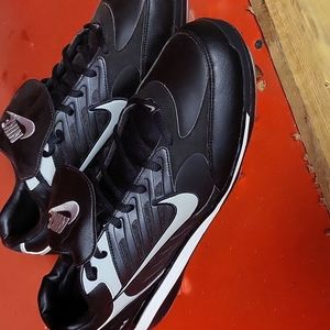 Baseball shoes size us14